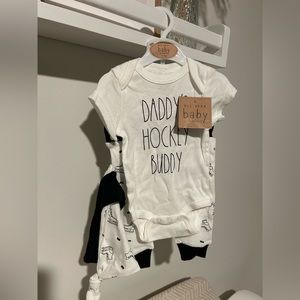 3 Piece “Daddy’s hockey Buddy” set- 0/3M, new with tags